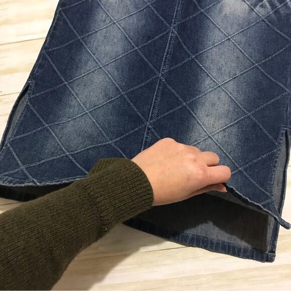 Long Modest Sandblasted Textured Light Wash Stretch Denim Jean Skirt Size Small - Picture 2 of 5